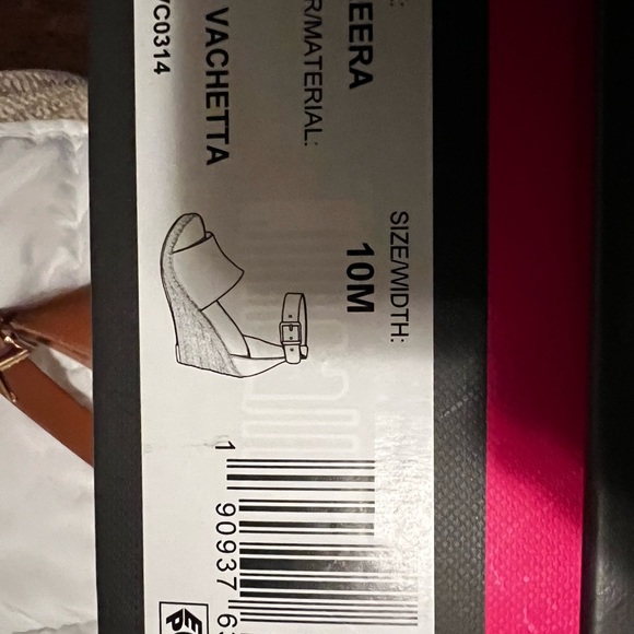 Vince Camuto wedge heels - Picture 4 of 5